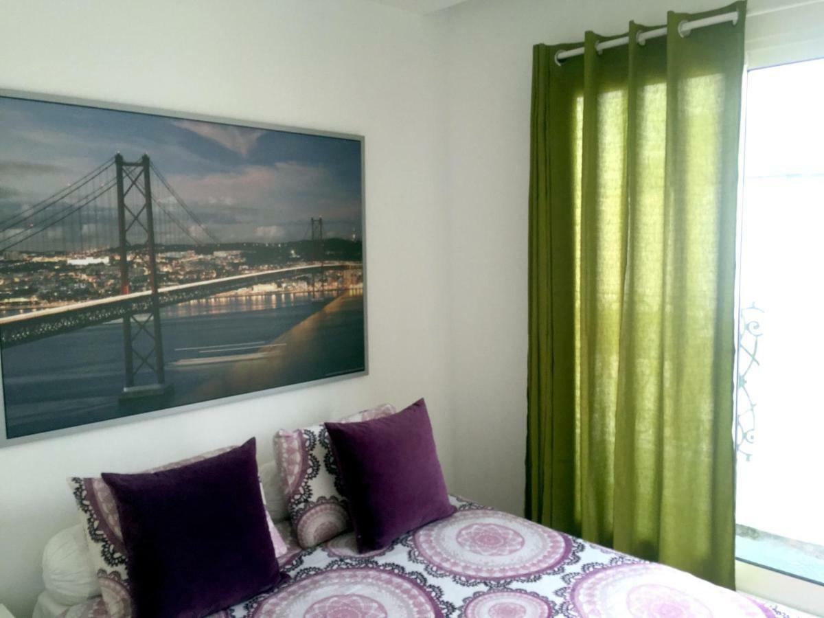 Arts, Cultural & Design District With A Sunny View Apartment