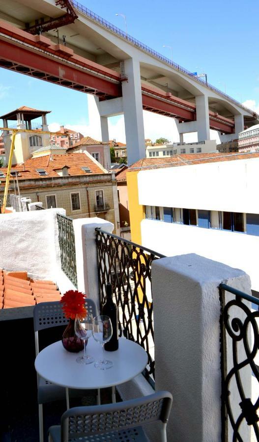 Apartment Arts, Cultural & Design District With A Sunny View